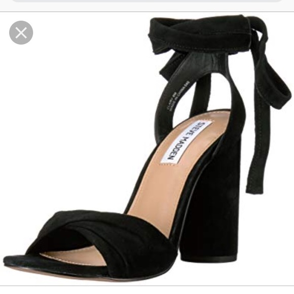 Steve Madden Shoes - STEVE MADDEN• black strappy clary heel🖤